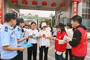 内马尔在家观看利雅得新月比赛，祝贺球队取得7-0大胜